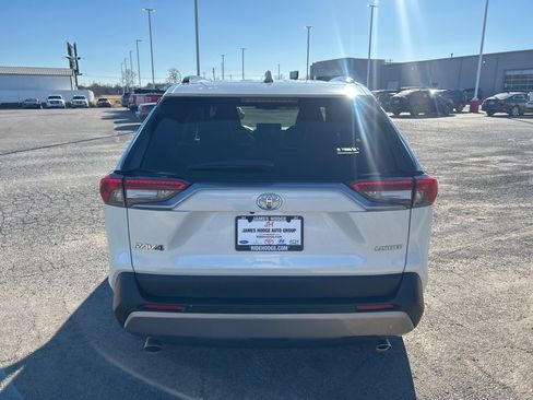 Used 2022 Toyota RAV4 Limited image 7