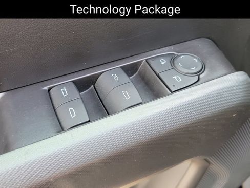 Used 2024 Chevrolet Colorado Trail Boss w/ Technology Package AWD/4WD image 13