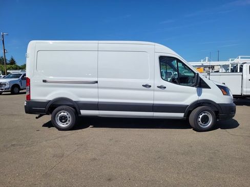 New 2026 Ford Transit 250 148 Medium Roof w/ Load Area Protection Package RWD image 4