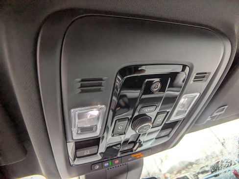 New 2026 Chevrolet Suburban Premier w/ Sun And Tow Package AWD/4WD image 19