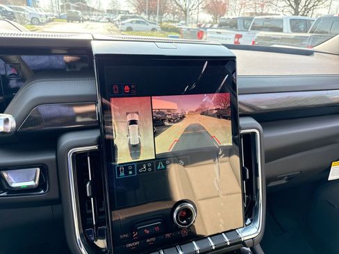 New 2026 GMC Yukon Elevation w/ Elevation Premium Package AWD/4WD image 18