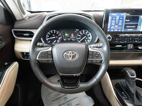 Used 2020 Toyota Highlander Limited AWD/4WD image 21