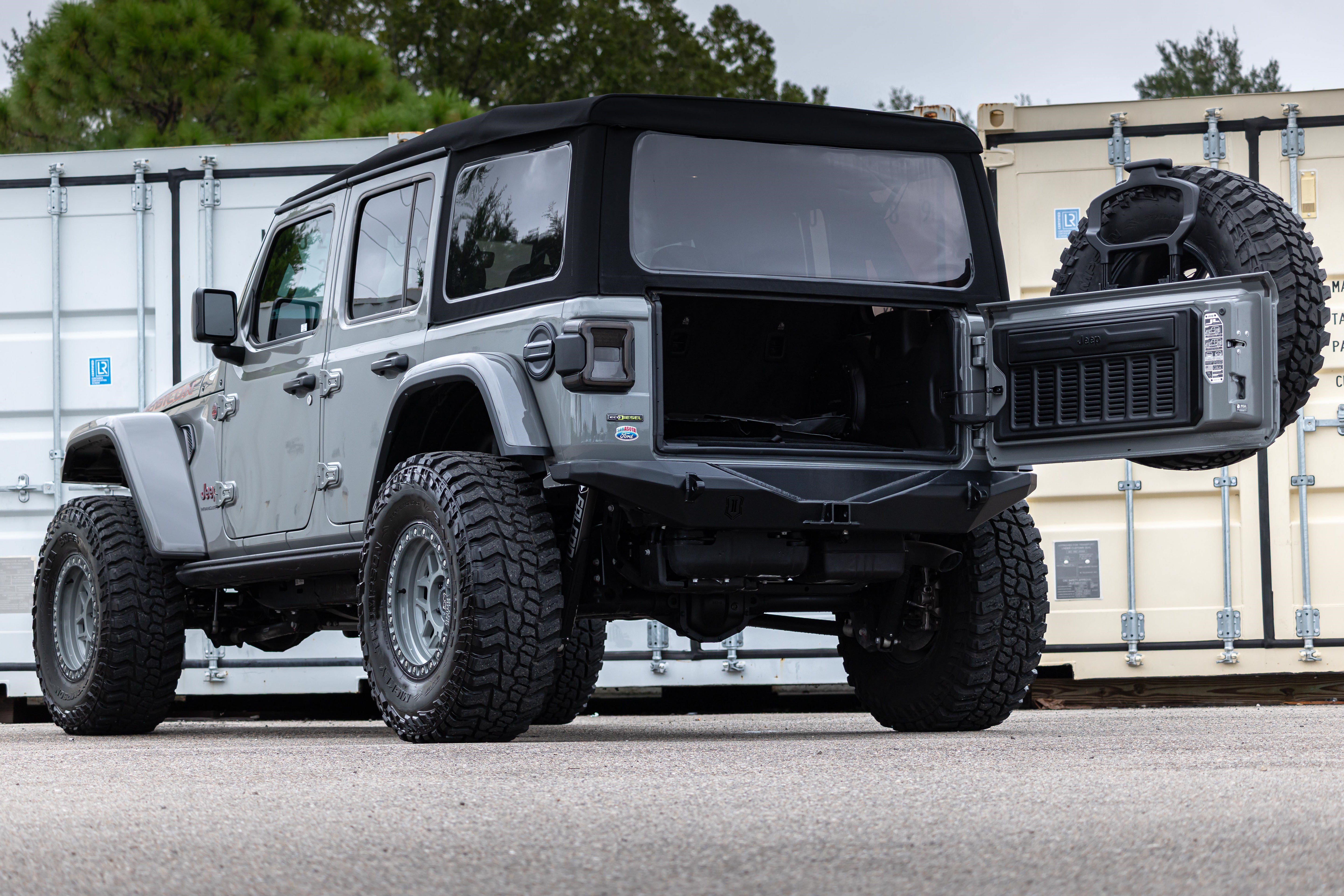 Used 2023 Jeep Wrangler Unlimited Rubicon w/ Cold Weather Group AWD/4WD image 37