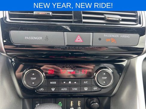 Used 2023 Mitsubishi Eclipse Cross AWD image 17