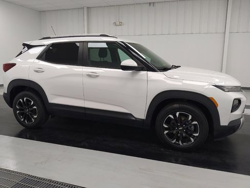 Used 2021 Chevrolet TrailBlazer LT w/ Convenience Package image 11