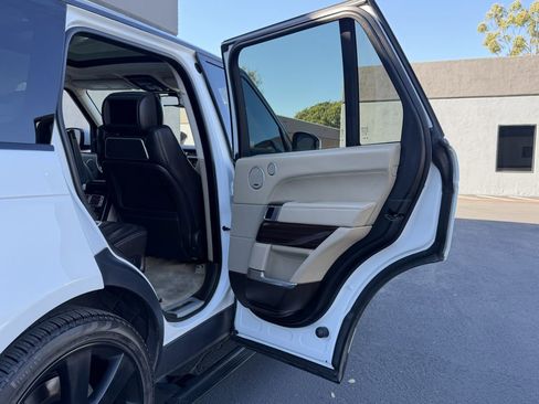 Used 2015 Land Rover Range Rover Autobiography image 21