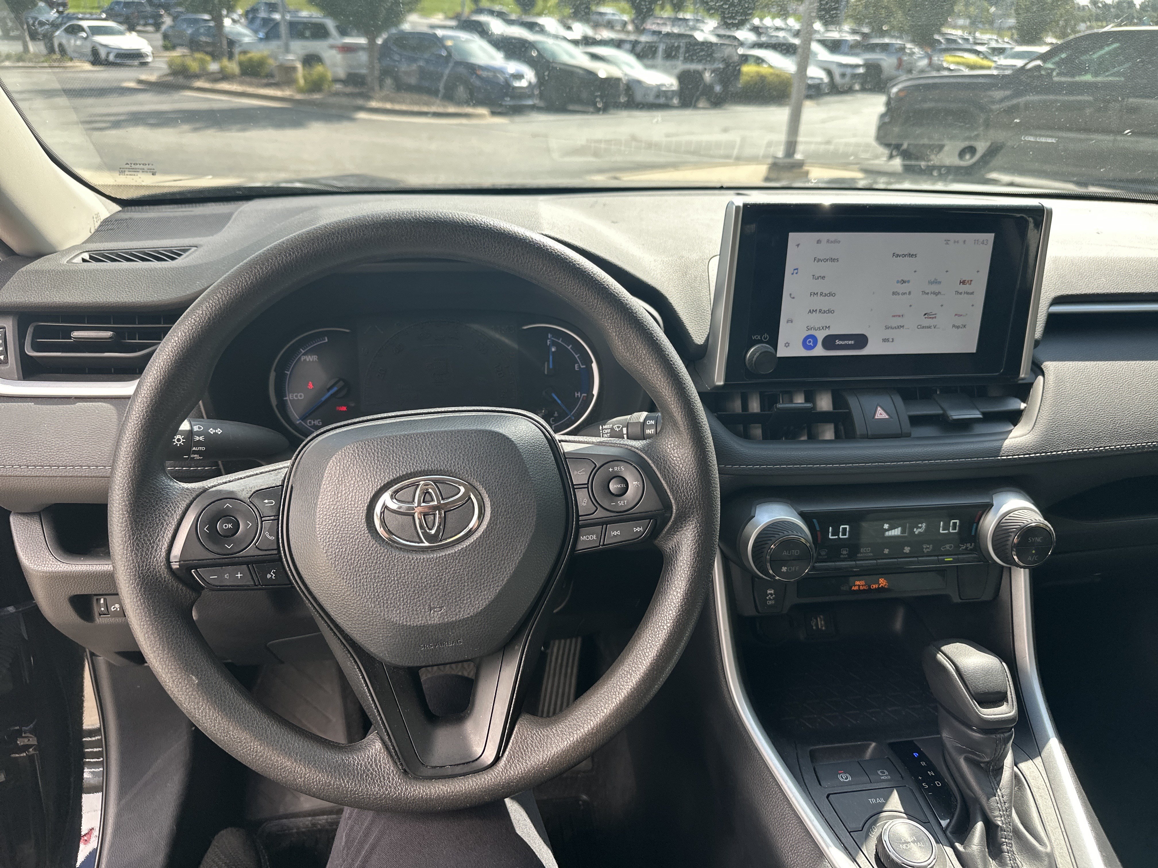 Used 2025 Toyota RAV4 XLE AWD/4WD image 16