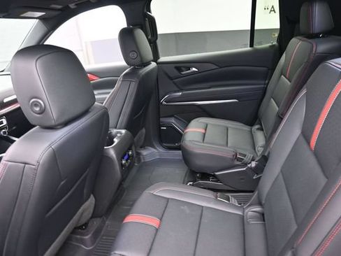 New 2026 Chevrolet Traverse RS w/ LPO, Floor Liner Package FWD image 10