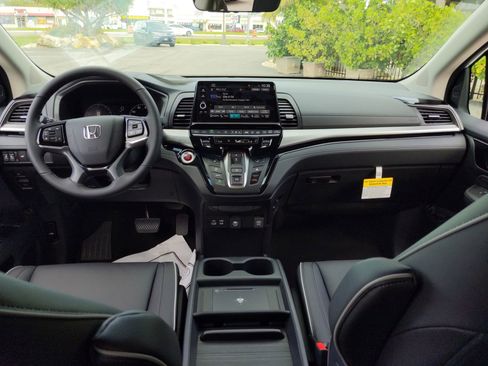 New 2026 Honda Odyssey Touring image 17