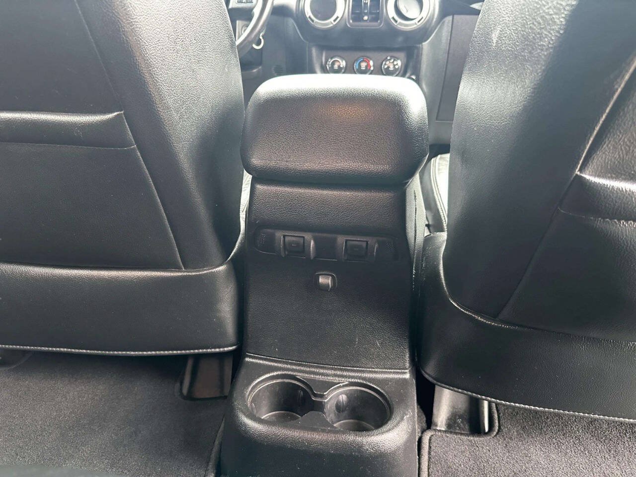 Used 2015 Jeep Wrangler Unlimited Rubicon w/ Dual Top Group AWD/4WD image 20