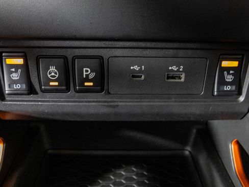 Used 2024 Nissan Frontier PRO-4X w/ Pro Convenience Package AWD/4WD image 9