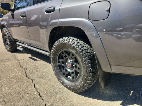 Used 2022 Toyota 4Runner SR5 Premium w/ Moonroof Package image 58