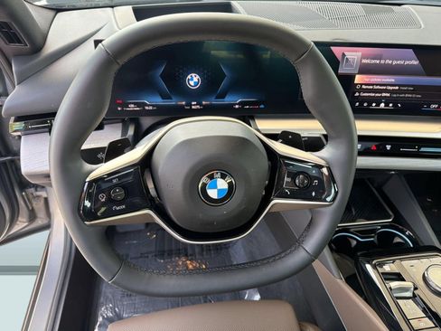 Used 2026 BMW 530i w/ Premium Package RWD image 10