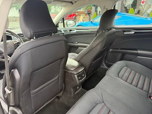 Used 2016 Ford Fusion SE AWD/4WD image 15