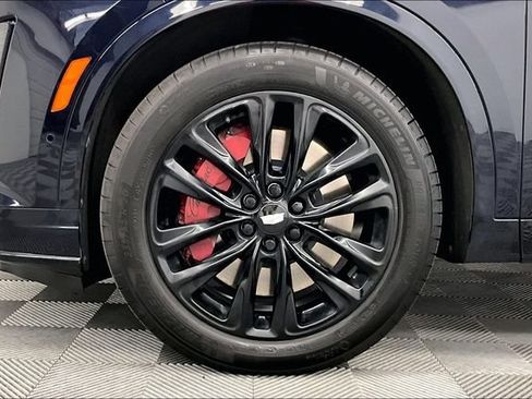 Used 2022 Cadillac XT6 Sport w/ Platinum Package AWD/4WD image 10