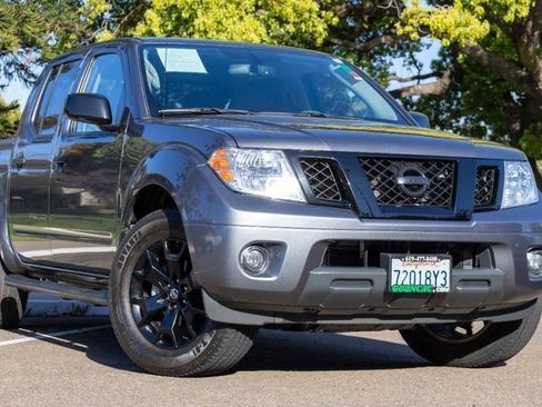 Used 2021 Nissan Frontier SV w/ Midnight Edition Floor Mats image 10