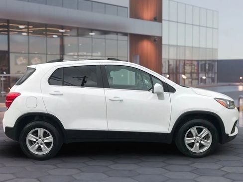 Used 2020 Chevrolet Trax LT image 3