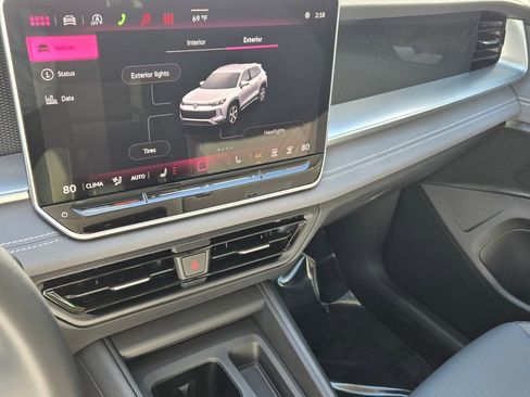 Certified 2026 Volkswagen Tiguan SE image 23