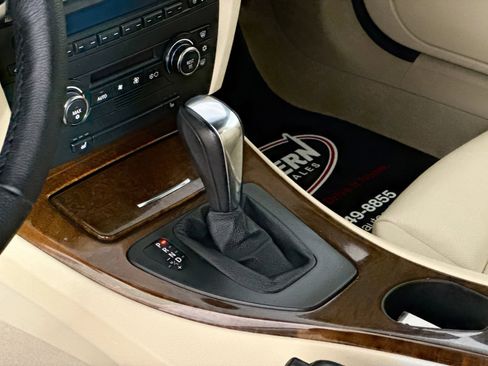 Used 2009 BMW 328i Convertible image 27