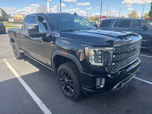 Used 2021 GMC Sierra 2500 Denali w/ Denali Black Diamond Edition image 4
