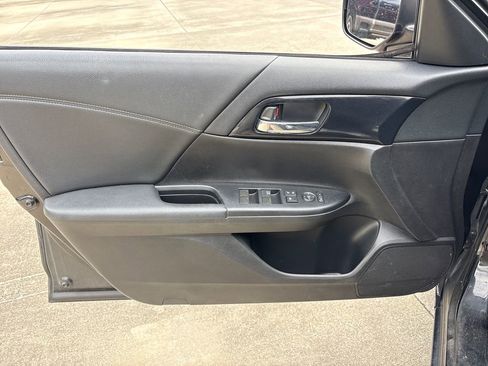Used 2015 Honda Accord Sport image 15