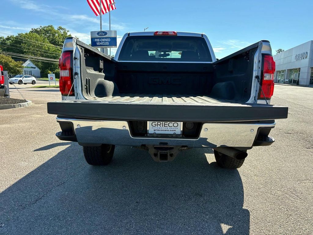 Used 2019 GMC Sierra 2500 SLE AWD/4WD image 5