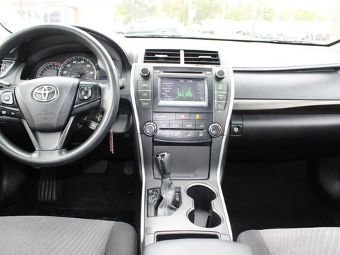 Used 2015 Toyota Camry LE FWD image 10