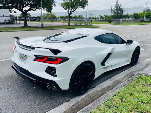 Used 2022 Chevrolet Corvette Stingray Coupe w/ 1LT RWD image 5