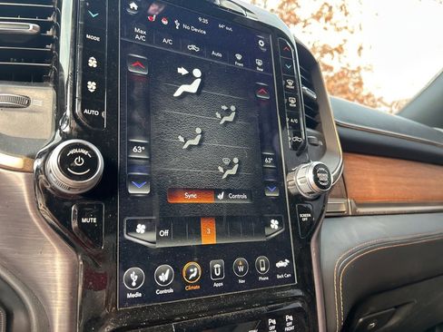 Used 2020 RAM 2500 Limited image 19