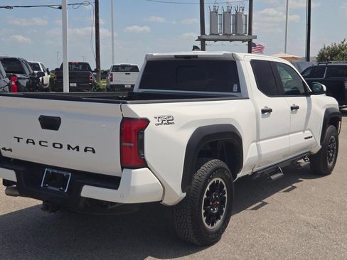 Used 2025 Toyota Tacoma TRD Off-Road w/ TRD Off Road Upgrade Package AWD/4WD image 3