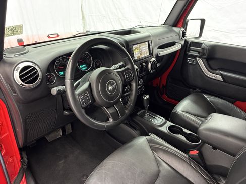 Used 2016 Jeep Wrangler Unlimited Sahara w/ Dual Top Group image 14