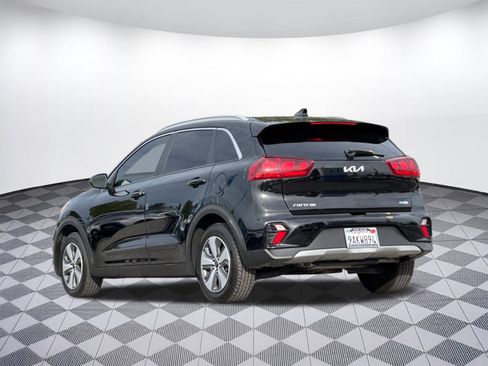 Used 2022 Kia Niro LX image 3