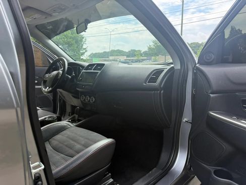 Used 2018 Mitsubishi Outlander Sport SE AWD/4WD image 12