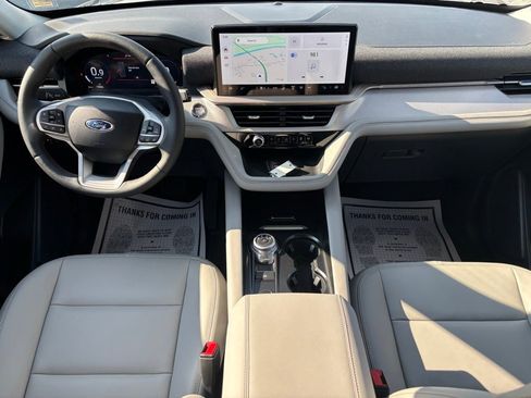 New 2025 Ford Explorer Active w/ Active Comfort Package image 36