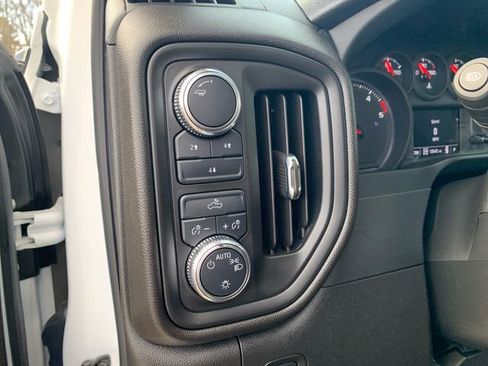 Used 2024 GMC Sierra 2500 Pro image 18