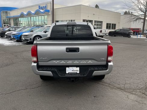 Used 2023 Toyota Tacoma SR5 w/ Technology Package image 7