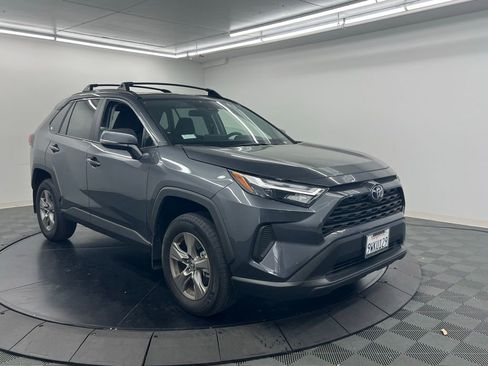 Used 2025 Toyota RAV4 XLE w/ Convenience Package FWD image 3