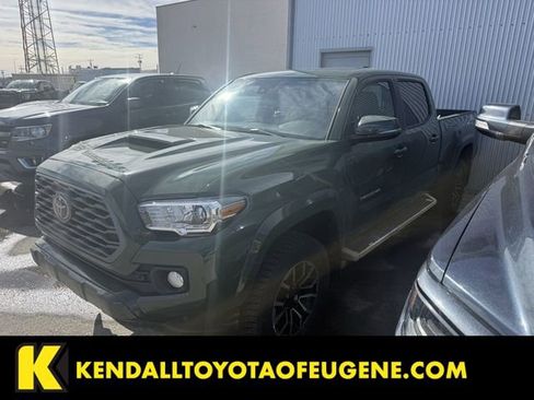 Used 2021 Toyota Tacoma TRD Sport AWD/4WD image 2