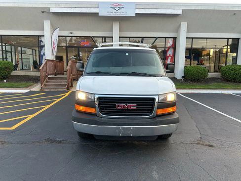Used 2014 GMC Savana 2500 image 2