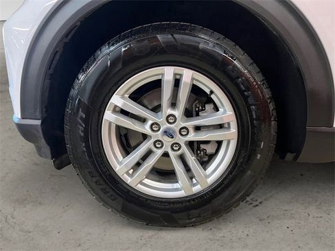 Used 2020 Ford Explorer XLT image 15