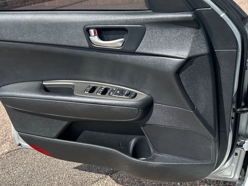 Used 2020 Kia Optima LX image 25