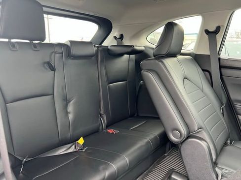 Used 2023 Toyota Highlander XLE AWD/4WD image 15