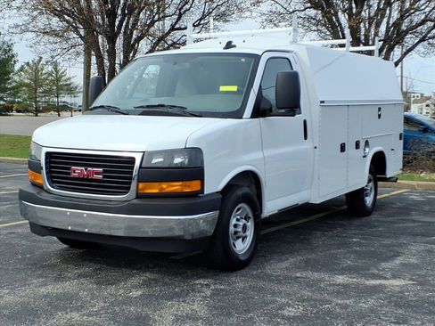 Used 2024 GMC Savana 3500 w/ Power Convenience Package image 3