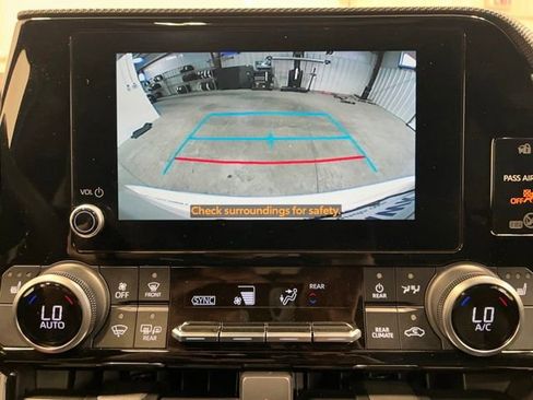 Used 2023 Toyota Highlander XSE AWD/4WD image 35