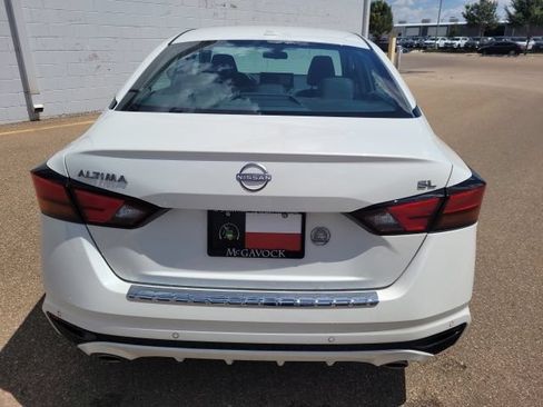 Used 2023 Nissan Altima 2.5 SL FWD image 7
