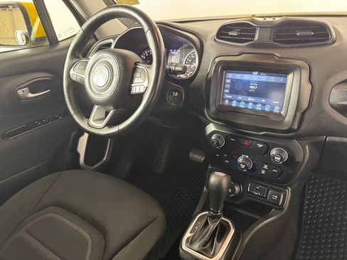 Used 2018 Jeep Renegade Latitude w/ Cold Weather Group AWD/4WD image 35