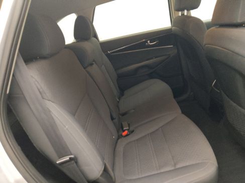 Used 2020 Kia Sorento S AWD/4WD image 19