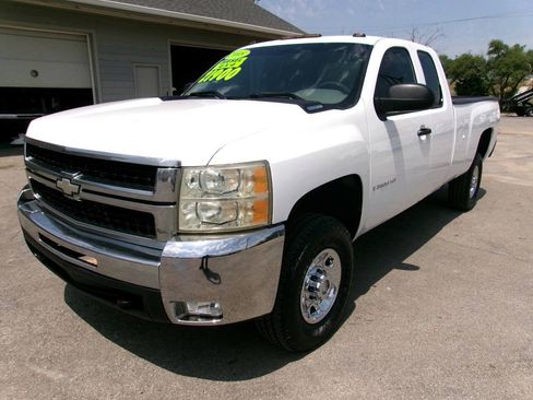 Used 2008 Chevrolet Silverado 3500 W/T AWD/4WD image 9