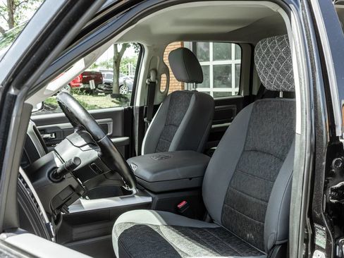 Used 2016 RAM 1500 Classic SLT w/ SLT Plus D←cor Group AWD/4WD image 7