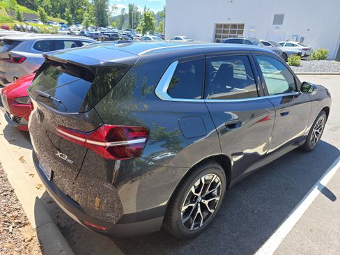 Used 2025 BMW X3 xDrive30i w/ Convenience Package image 2